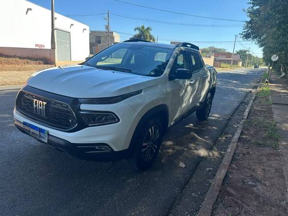 FIAT TORO 1.3 TURBO 270 FLEX FREEDOM AT6 FIAT TORO 1.3 TURBO 270 FLEX FREEDOM AT6